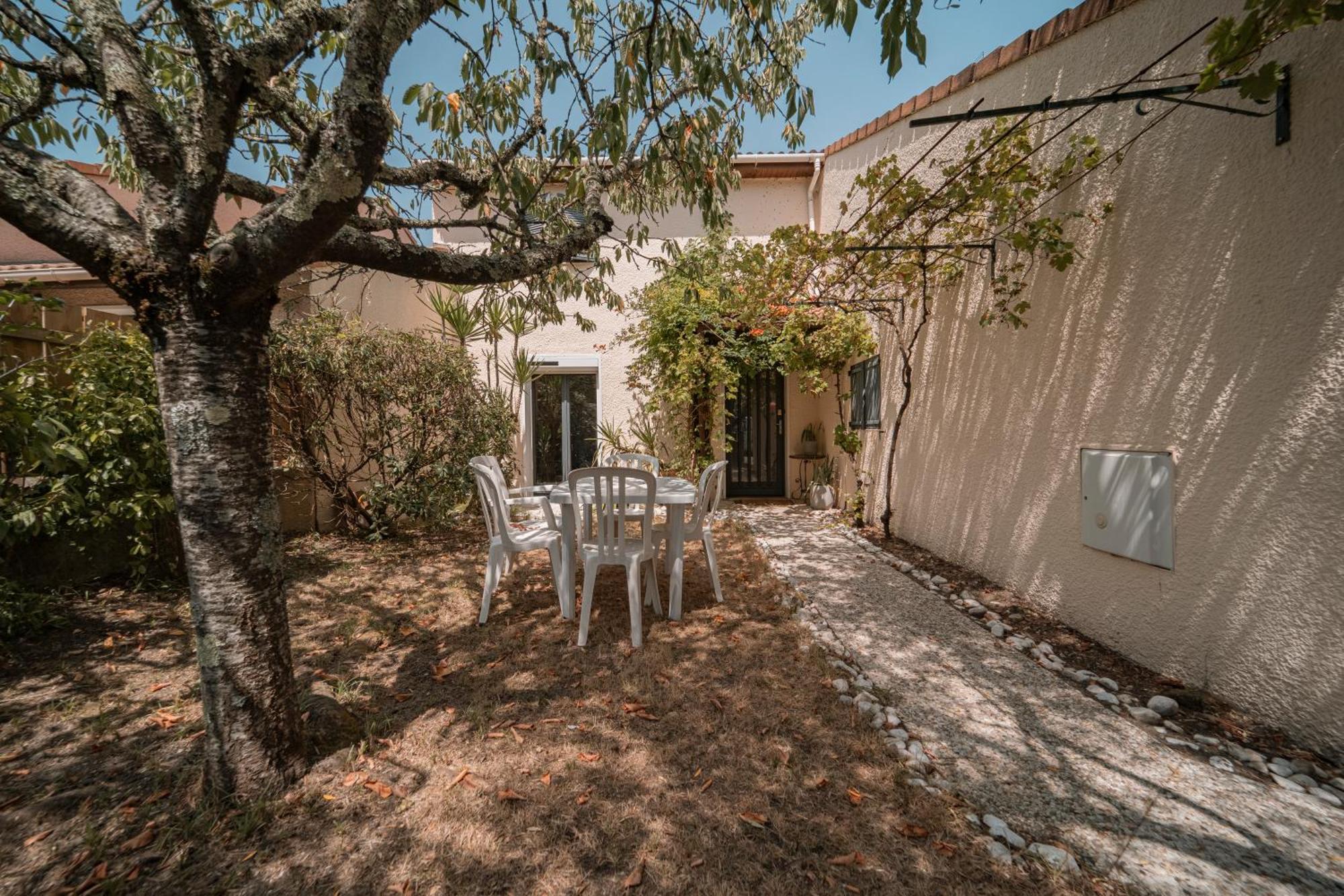Villa Maison Et Jardin Au Domaine Universitaire *